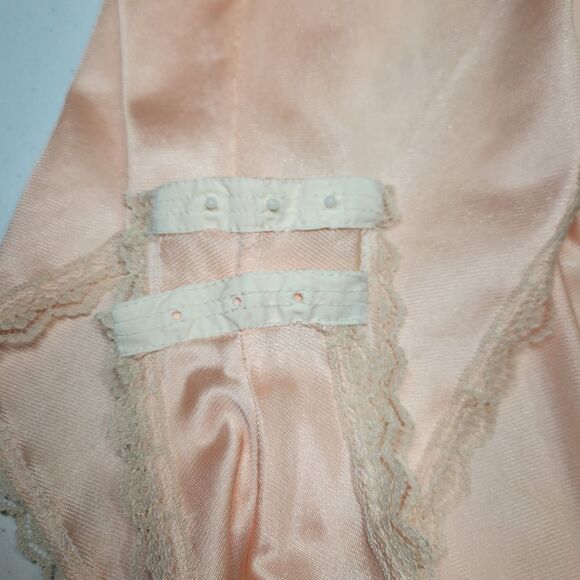 Vintage 80s Peach Lace Trimmed Satin Bodysuit Coquettegirl - Picture 8 of 10